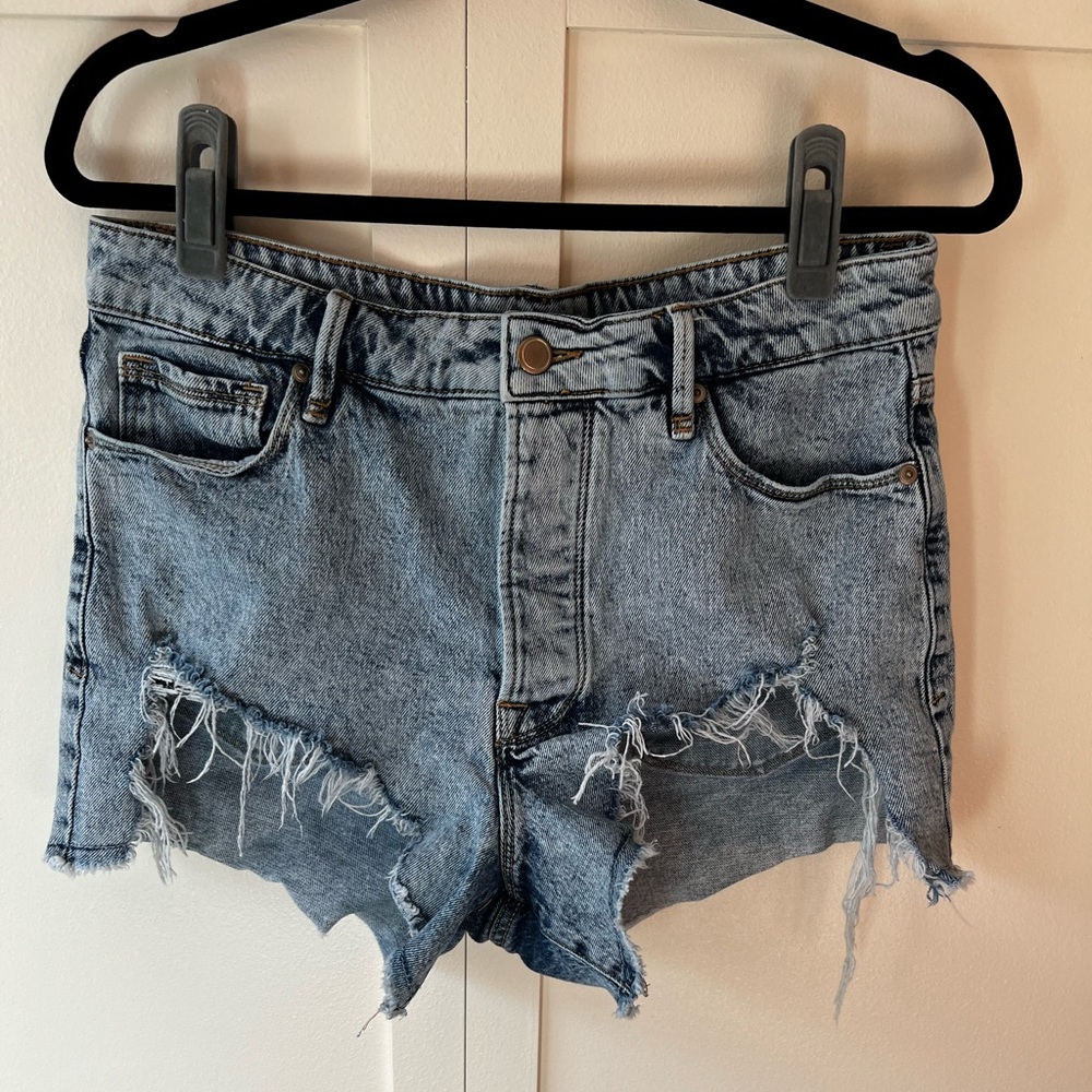 Good American Women’s Girlfriend Distressed Indigo Jean Shorts Size 10